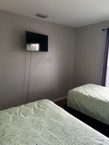806 NW 1ST Street, Boynton Beach, FL 33435