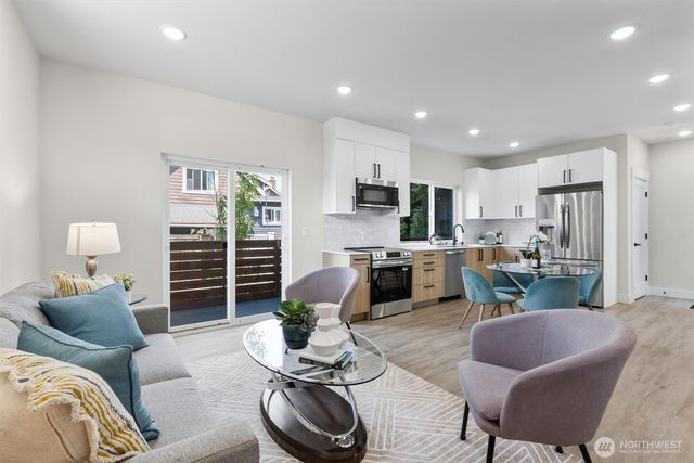 1415 Martin Luther King Jr Way, Seattle, WA 98122