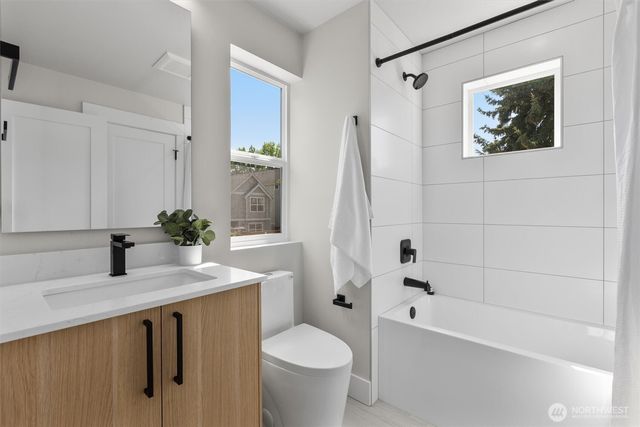 1415 Martin Luther King Jr Way, Seattle, WA 98122