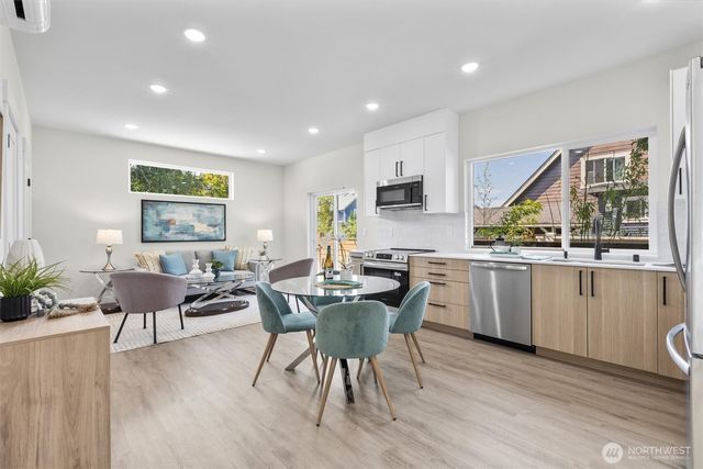 1415 Martin Luther King Jr Way, Seattle, WA 98122