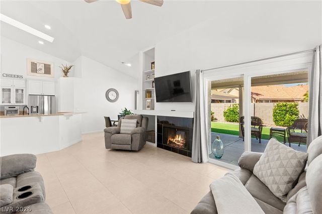 305 Redondo Street, Henderson, NV 89014