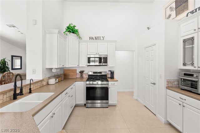 305 Redondo Street, Henderson, NV 89014