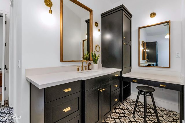 4129 N 47TH Street, Phoenix, AZ 85018