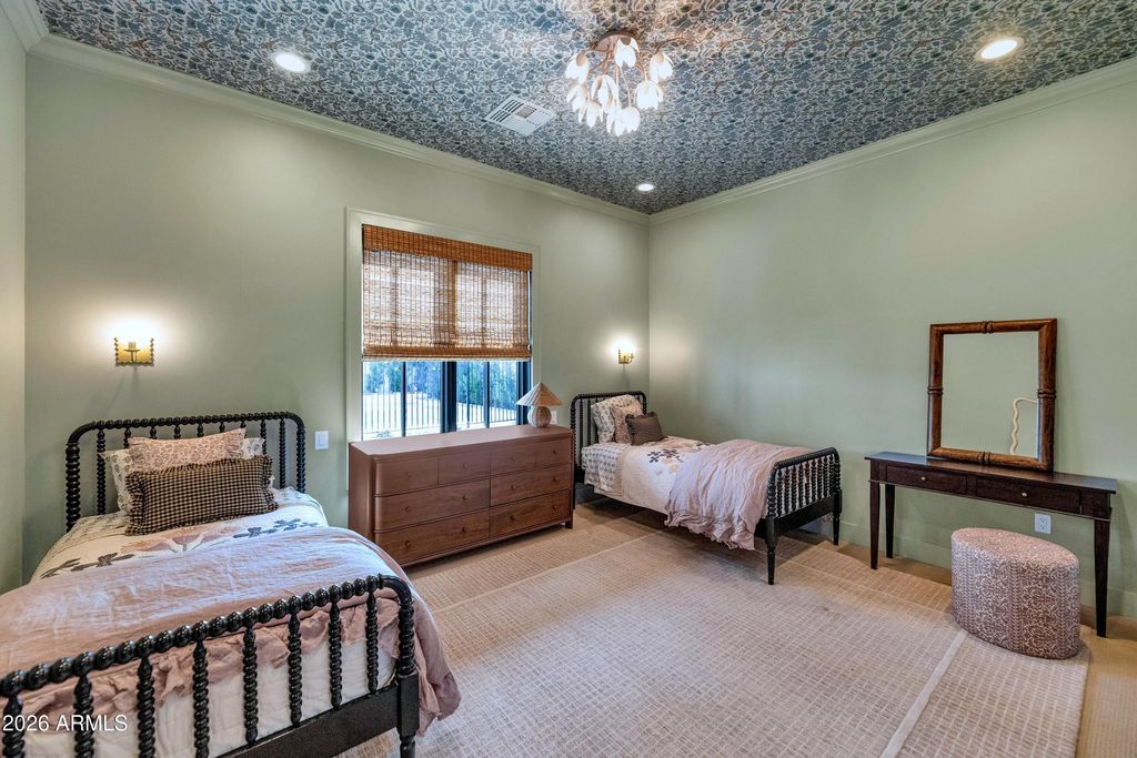 Image 32 of property listing at 4129 N 47TH Street, Phoenix, AZ 85018