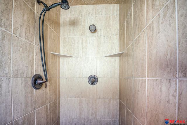 7628 Leawood Street, Papillion, NE 68046