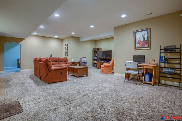 7628 Leawood Street, Papillion, NE 68046