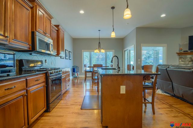 7628 Leawood Street, Papillion, NE 68046