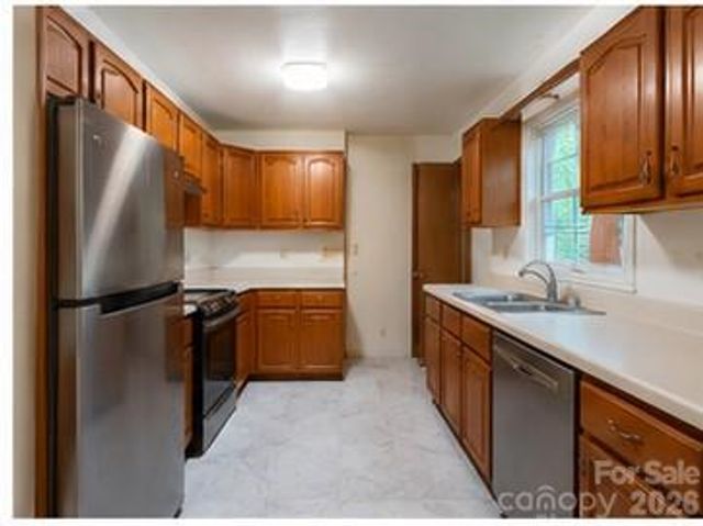 625 Stillwater Court, Clover, SC 29710
