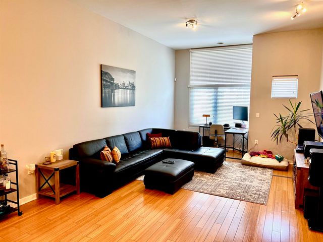 2263 Young Ave Apt 215, Memphis, TN 38104