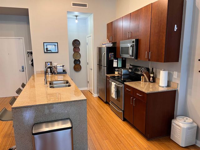 2263 Young Ave Apt 215, Memphis, TN 38104