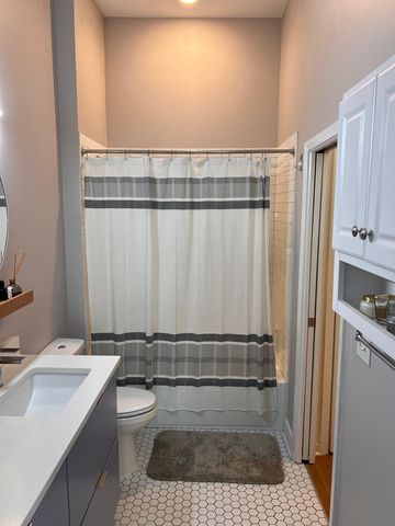 2263 Young Ave Apt 215, Memphis, TN 38104