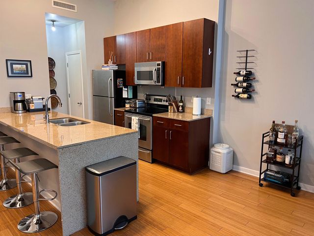 2263 Young Ave Apt 215, Memphis, TN 38104