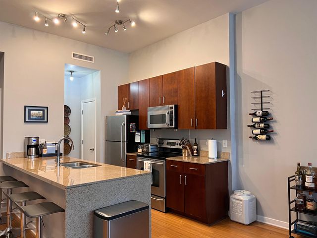 2263 Young Ave Apt 215, Memphis, TN 38104