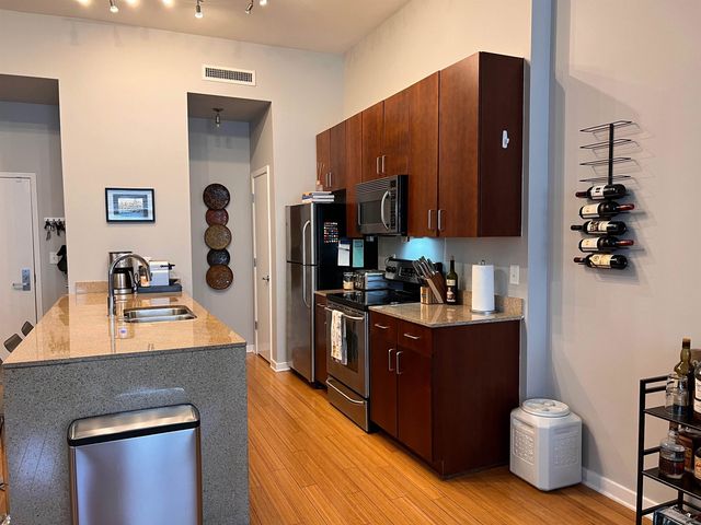 2263 Young Ave Apt 215, Memphis, TN 38104