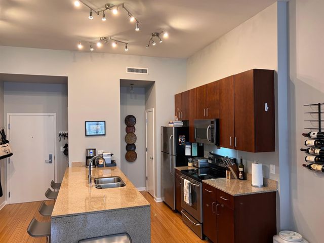 2263 Young Ave Apt 215, Memphis, TN 38104