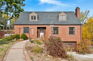 1311 Earlford Dr, Whitehall, PA 15227