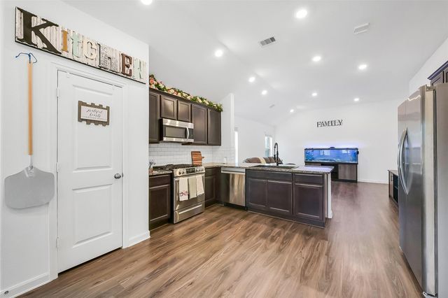 1004 Bulwark Drive, Crosby, TX 77532