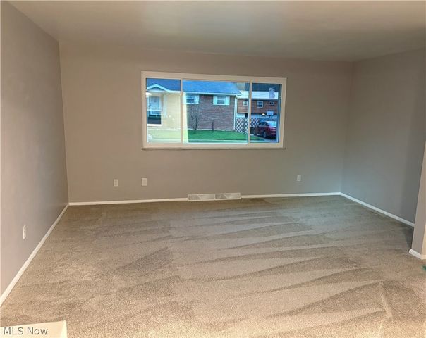 61 Patricia Avenue, Weirton, WV 26062