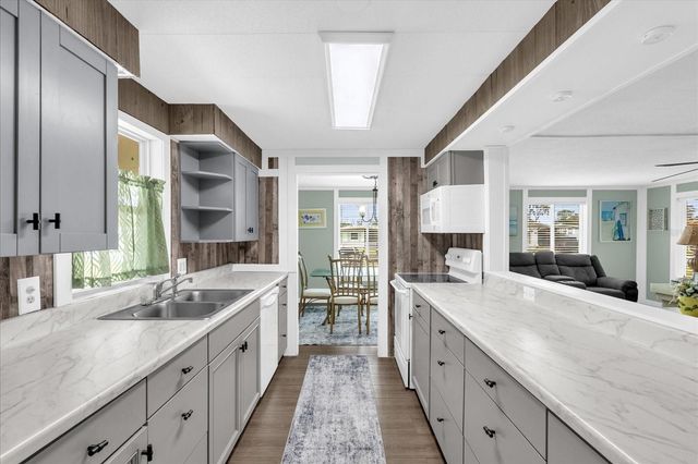 518 PALO VERDE DR, Leesburg, FL 34748