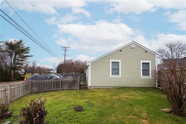 391 Aquidneck Avenue, Middletown, RI 02842
