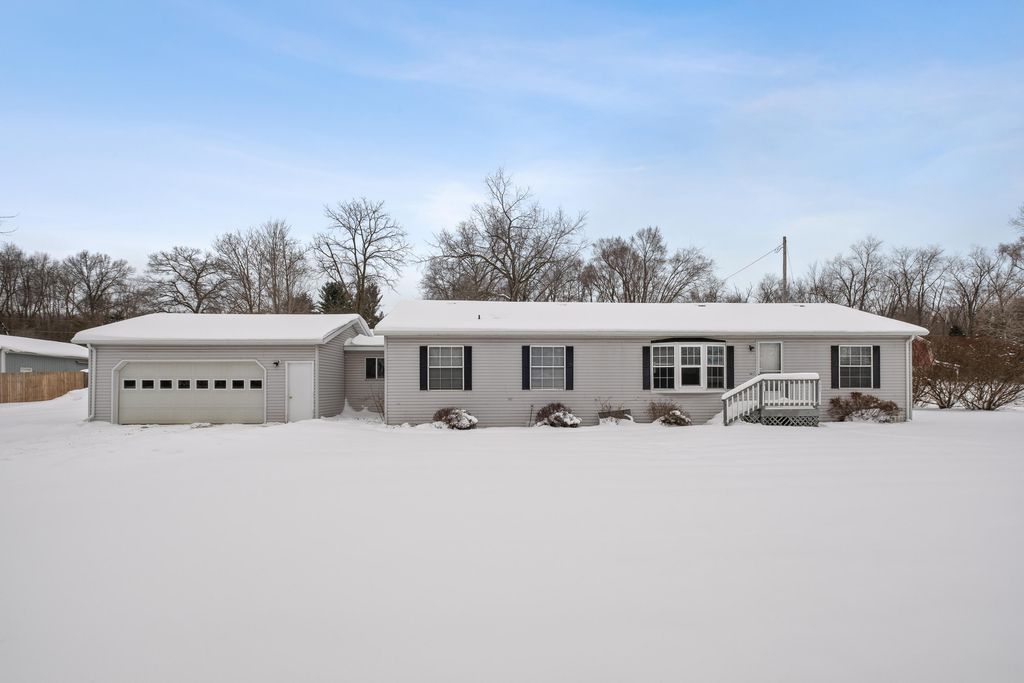 11310 W Bluewater Highway, Lowell, MI 49331