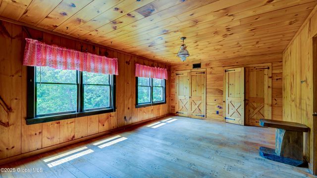 824 County Highway 106, Mayfield, NY 12010