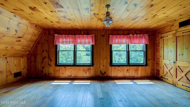 824 County Highway 106, Mayfield, NY 12010