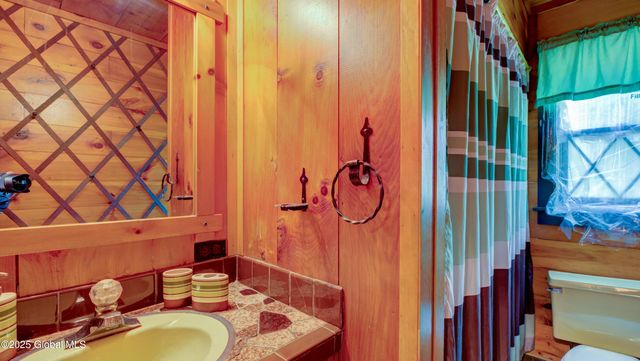 824 County Highway 106, Mayfield, NY 12010