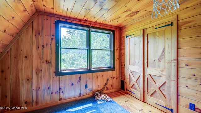 824 County Highway 106, Mayfield, NY 12010