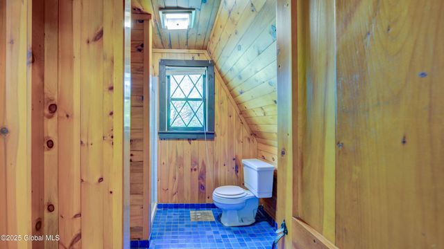 824 County Highway 106, Mayfield, NY 12010