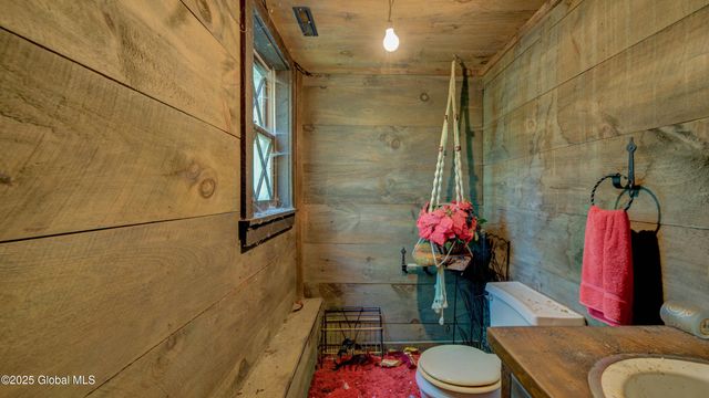 824 County Highway 106, Mayfield, NY 12010