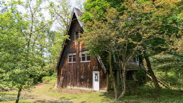 824 County Highway 106, Mayfield, NY 12010