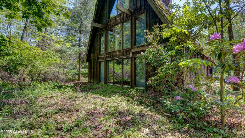 824 County Highway 106, Mayfield, NY 12010