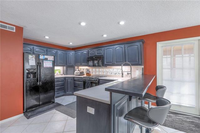 3336 S COCHISE Avenue, Independence, MO 64057