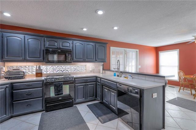 3336 S COCHISE Avenue, Independence, MO 64057