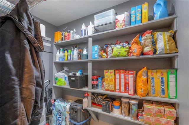 3336 S COCHISE Avenue, Independence, MO 64057