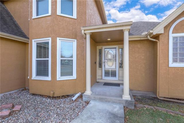 3336 S COCHISE Avenue, Independence, MO 64057