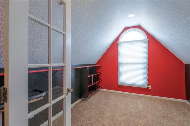 3336 S COCHISE Avenue, Independence, MO 64057