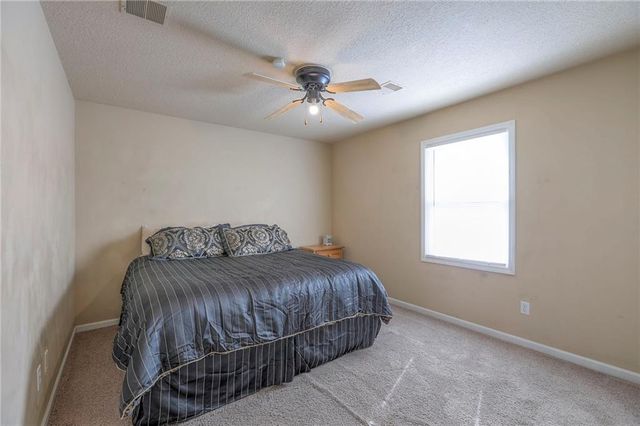 3336 S COCHISE Avenue, Independence, MO 64057