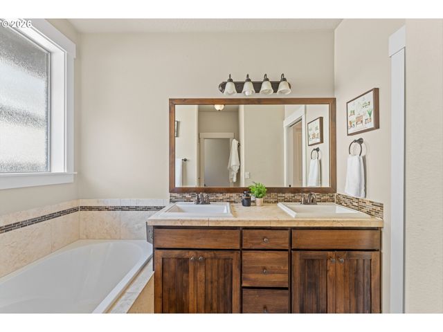 2294 Sw 184TH Ter, Beaverton, OR 97003