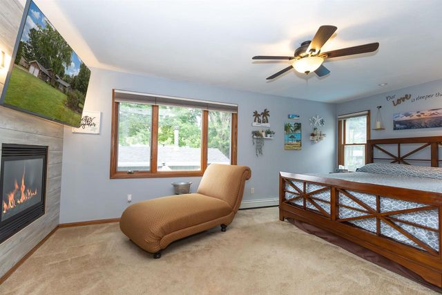 1919 BROOKFIELD DRIVE, Neenah, WI 54956