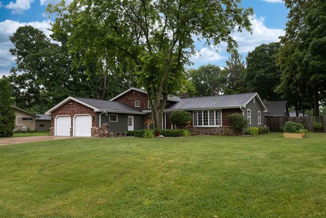 1919 BROOKFIELD DRIVE, Neenah, WI 54956
