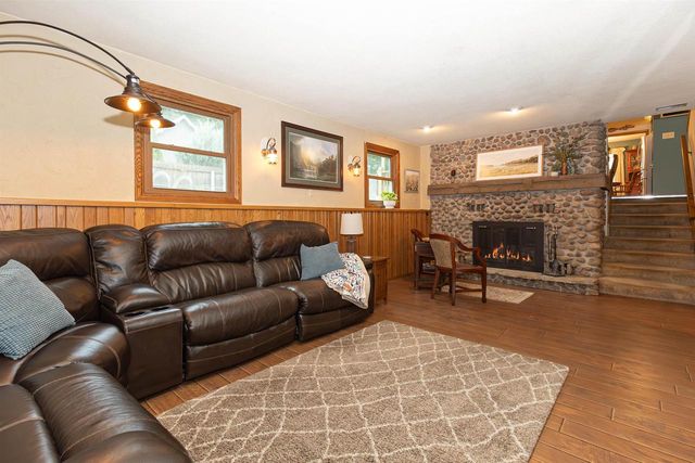 1919 BROOKFIELD DRIVE, Neenah, WI 54956