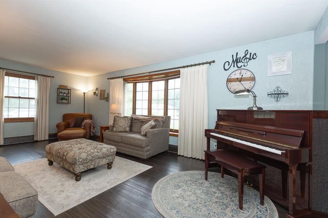 1919 BROOKFIELD DRIVE, Neenah, WI 54956