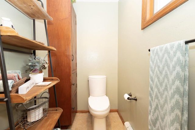 1919 BROOKFIELD DRIVE, Neenah, WI 54956