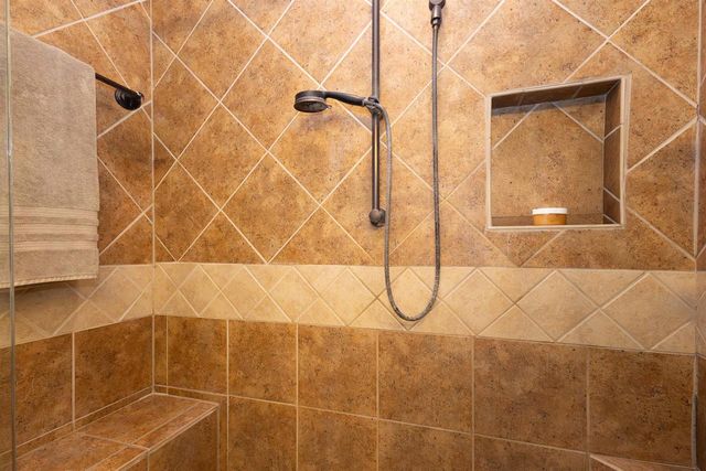 1919 BROOKFIELD DRIVE, Neenah, WI 54956
