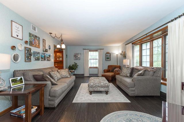 1919 BROOKFIELD DRIVE, Neenah, WI 54956
