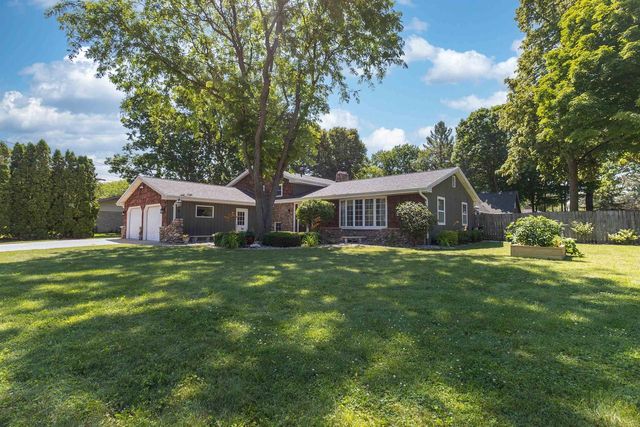 1919 BROOKFIELD DRIVE, Neenah, WI 54956