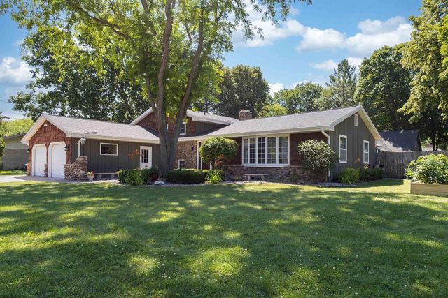 1919 BROOKFIELD DRIVE, Neenah, WI 54956