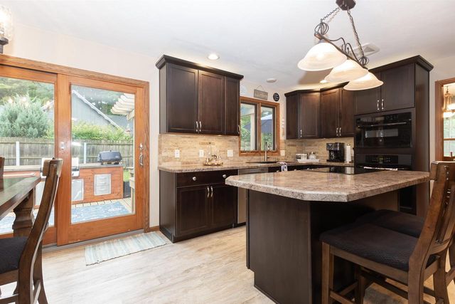 1919 BROOKFIELD DRIVE, Neenah, WI 54956